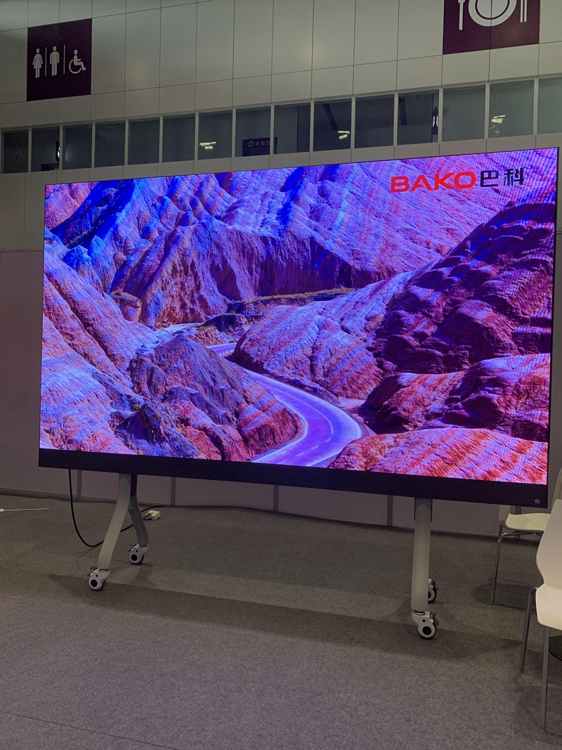 108英寸1.5625mm商显会议—体机